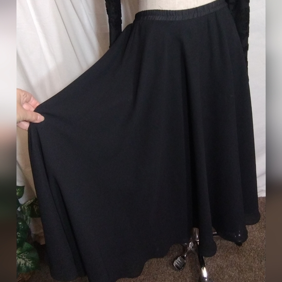 Hampton Nites Dresses & Skirts - Hampton Nites Vintage Maxi Skirt, Black Flared, Lined, Elastic Waist, 6